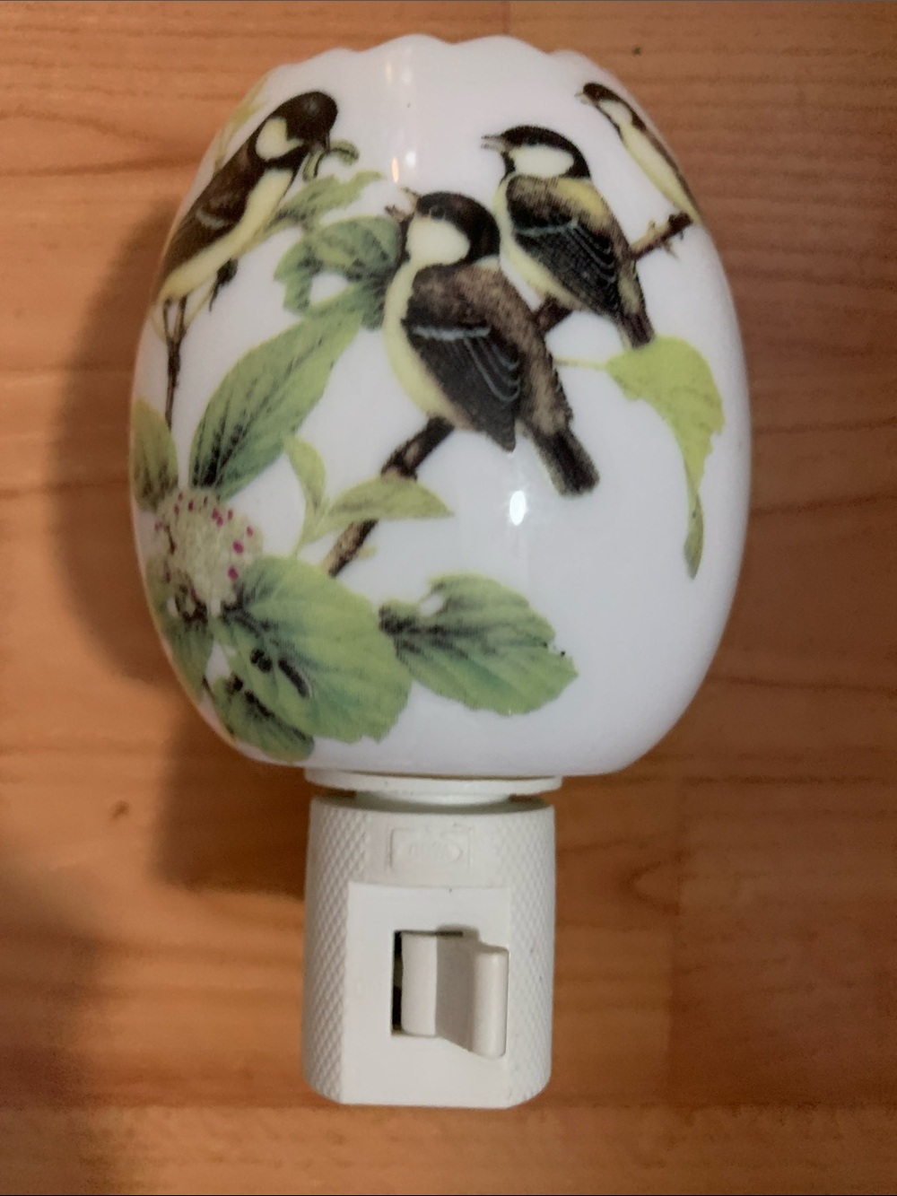Bird & Leaf Night Light - White with Green and Gold trim